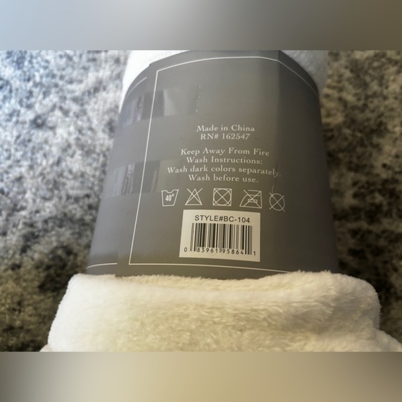 Bedding Essentials by Ashley Cooper Throw Blanket Ivory Super Soft Size: 50x60 - Picture 2 of 2